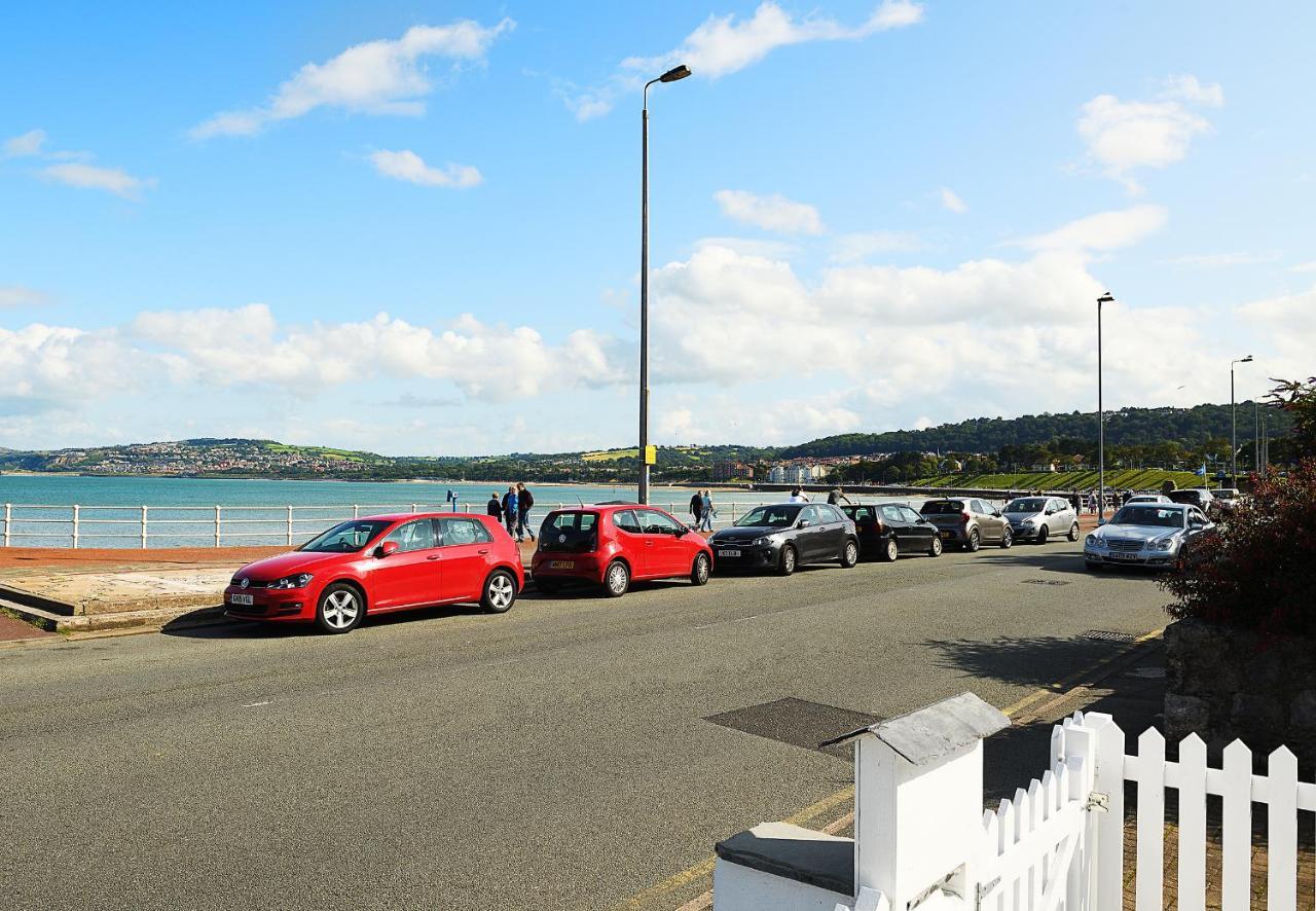 Beautiful Beach Front Cottage Llandudno Exterior photo