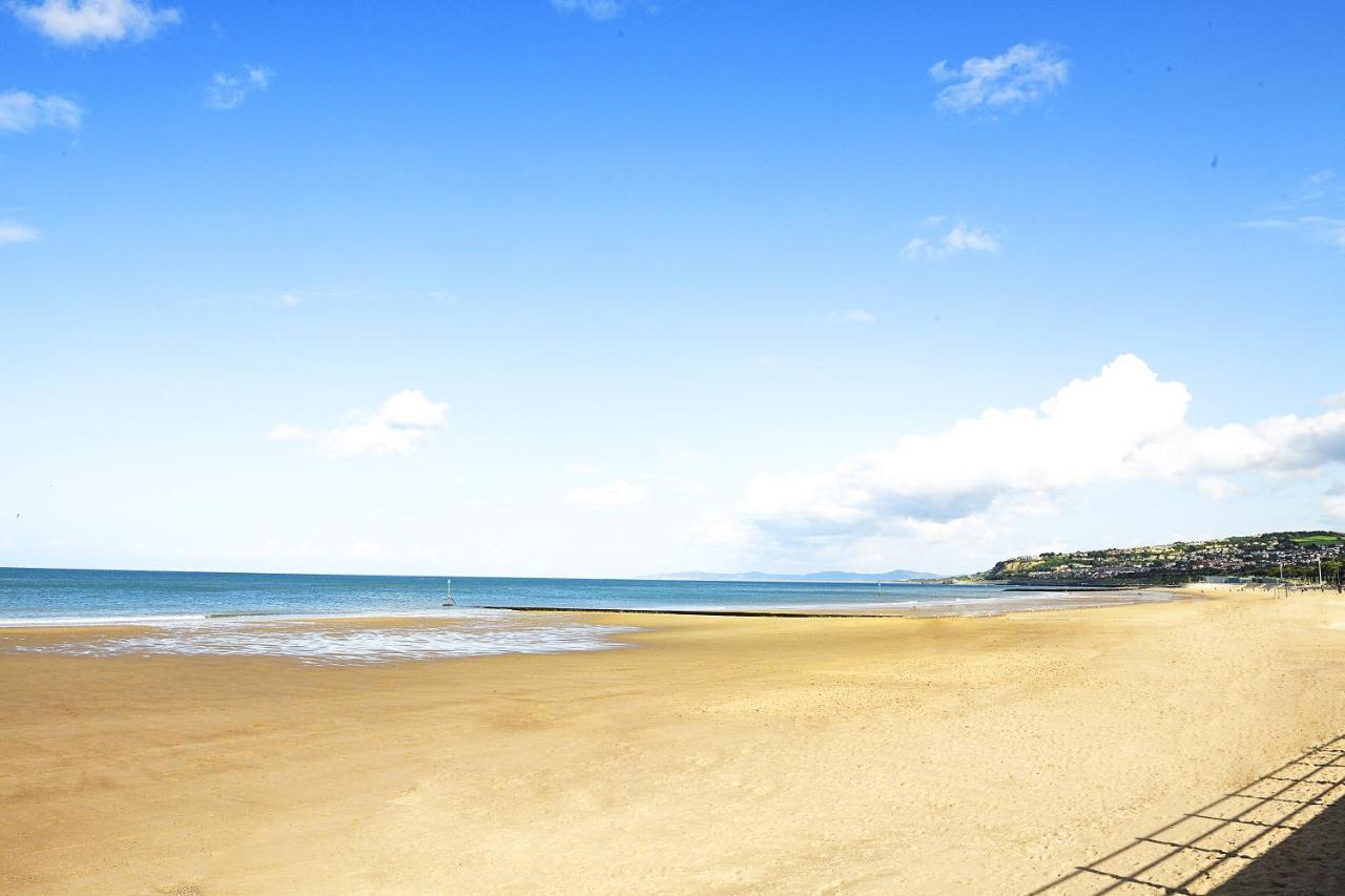 Beautiful Beach Front Cottage Llandudno Exterior photo